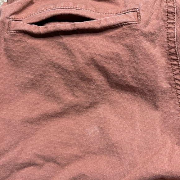 Vuori Women's Ripstop Pants - Picture 5 of 5